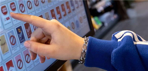Zigarettenautomaten an der Supermarktkasse müssen nicht zwingend Schockfotos enthalten.