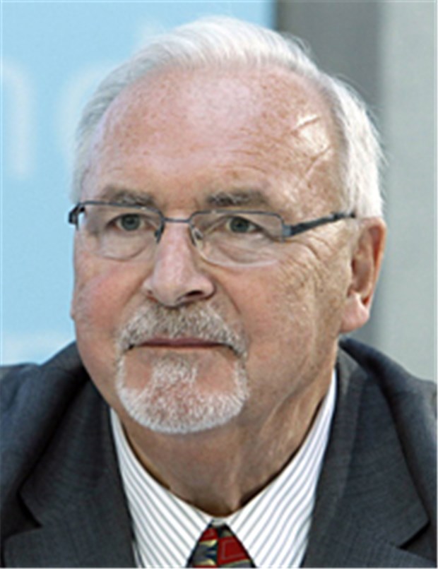 Zöller würde gerne Patientenbeauftragter bleiben Zöller: Wenn man vier Jahre lang Themen angeschoben und umgesetzt hat, könnte man sich vorstellen, auch weiterhin Dinge zu bewegen.