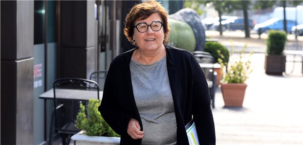 Sachsen-Anhalt setzt auf wohnortnahe Versorgung Zu Petra Grimm-Bennes (SPD) Ministerium für Arbeit, Soziales und Integration gehört auch das Gesundheitswesen und neuerdings die Gleichstellung.