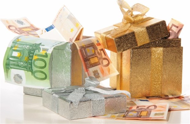 Zusatzgehalt: Tabelle hilft beim Nachrechnen Zu Weihnachten muss es nicht immer Weihnachtsgeld sein - es gibt clevere Alternativen.