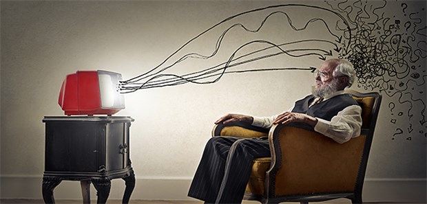 Zu viel Fernsehen? Das könnte dem Gehirn von über 50-Jährigen schaden.