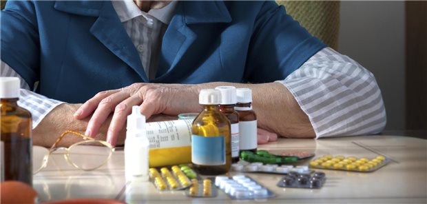 Zu viel oder gerade richtig wegen der vielen Erkrankungen? Die Grenzen zur Polymedikation sind fließend, Deprescribing ist nicht immer möglich.