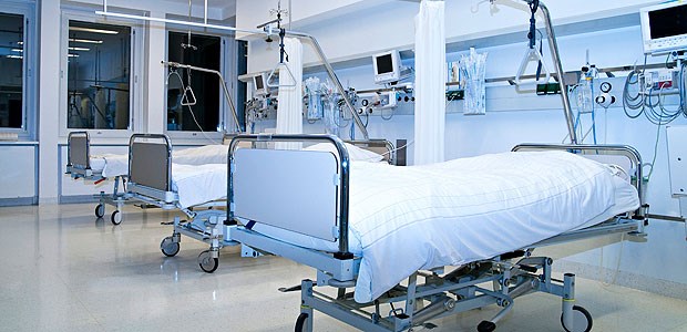 Wettbewerb um beste Qualität gefordert Zu viele Klinikbetten binden regional unnötig Geld, sagen die Experten der Friedrich-Ebert-Stiftung.
