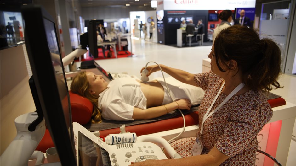 Zudem können medizinische Geräte getestet werden ....