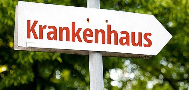 Strukturprobleme in der Kliniklandschaft Zum Krankenhaus geht's rechts. Doch nicht überall in Deutschland sind die Wege in die Klinik kurz.