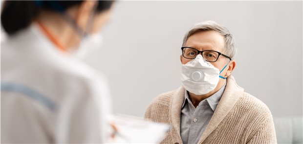 Zur Corona-Impfung gibt es viele Fragen von Patienten, auf die Ärzte vorbereitet sein sollten.