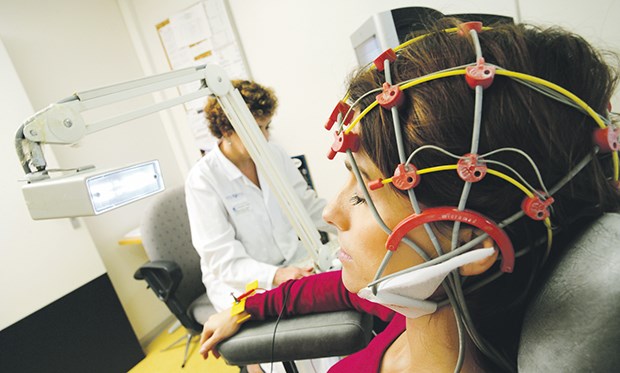 Epilepsie-Klassifikation wurde revidiert Zur Diagnostik bei Epilepsie gehört das Elektroenzephalogramm.