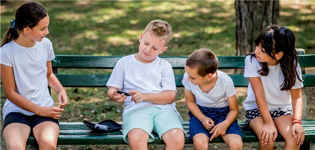 „Viele Schulen und Kitas lehnen Kinder mit Diabetes ab“ Zur Gemeinschaft gehören: Das wollen auch zuckerkranke Kinder.