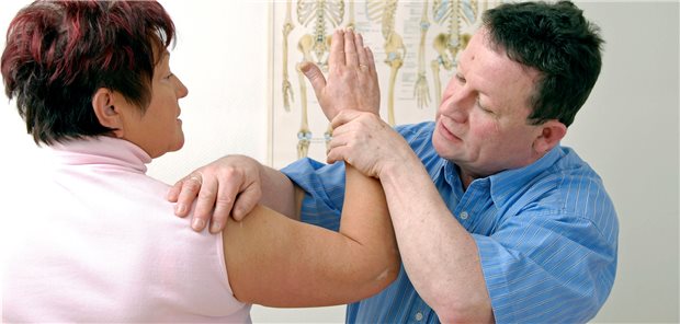 Rheuma-Liga: Corona-Schonfrist für Politik ist vorbei Zur besseren Versorgung der Rheuma-Patienten in Deutschland fordert die Rheuma-Liga im Zuge des Bundestagswahlkampfes unter anderem mehr internistische Radiologen ein.