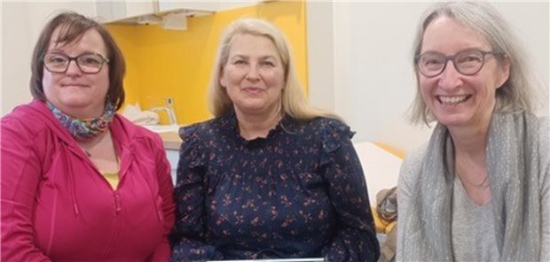 Zwei Expertinnen an der Seite von Juliane Drewes (l.): MLP-Finanzberaterin Claudia Kersten (r.) und Steuerberaterin Christiane Müller.