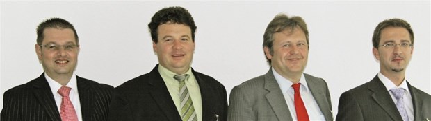 Großer Beratungsbedarf - und Unmut über die Banken Zwei Stunden lang standen sie den Lesern der "Ärzte Zeitung" Rede und Antwort: Die Finanzexperten des Bundesverbandes deutscher Banken. Stefan Kopp, Michael Zürrer, Thomas Markolf und Rudolf Konezki (von links).