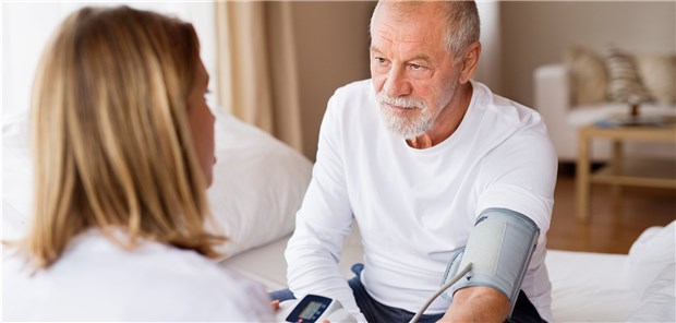 MoniKas entlasten den Arzt Zwei speziell geschulte Pflegefachkräfte kümmern sich bereits um Patienten.